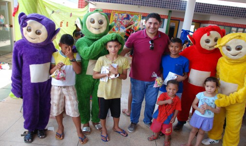 Festa das Crianças na Escola Walmer Adão Amigos de Pvh - Acreditar. Fotos Ney Cunha