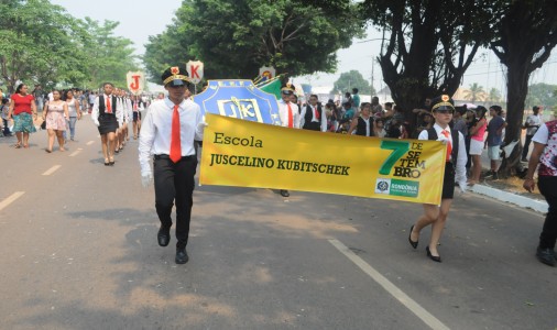 DESFILE CÍVICO - PORTO VELHO. Parte l