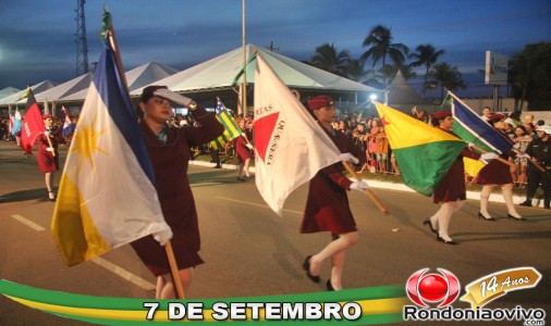 INDEPENDÊNCIA - Confira imagens das escolas no desfile 